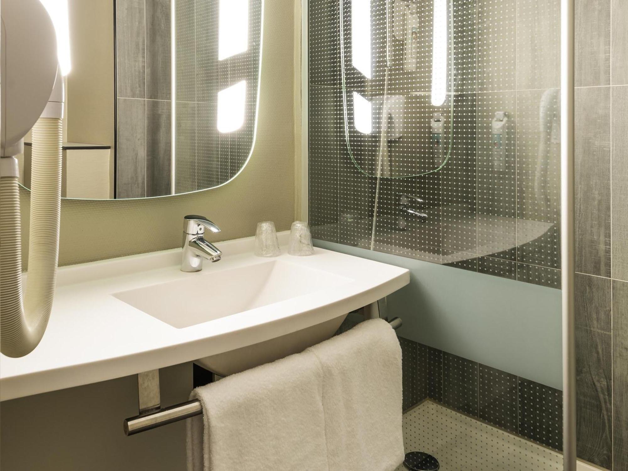 Hotel Ibis Gare Du Nord Chateau Landon 10eme 3*